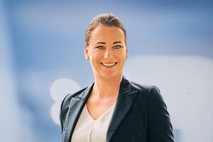 verkleinert Lea blauer Hintergrund 1200x800px2